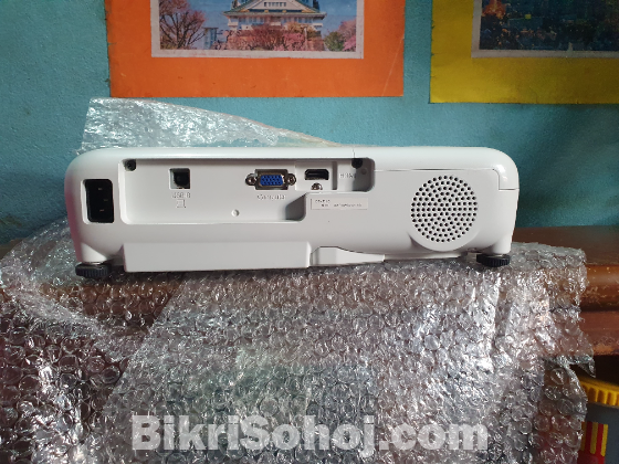 Epson CB-E10 Projector